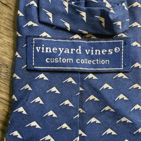 Vineyard Vines Custom Collection Men's USA‎ Geometric Print Silk Neck Tie Blue - Picture 5 of 6